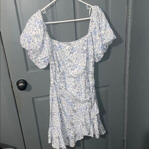 Trixxi White and Light Blue Floral Puff Sleeve Dress